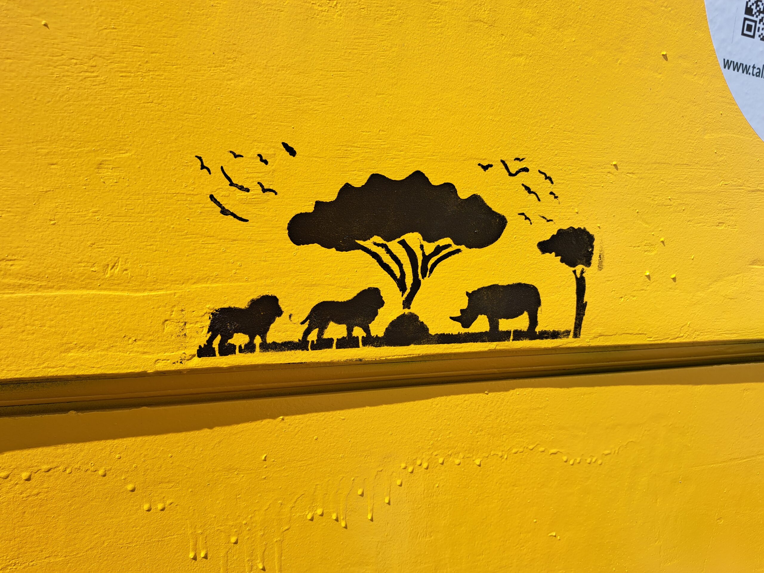 Silhouette de savane peinte sur le bus TalibéE